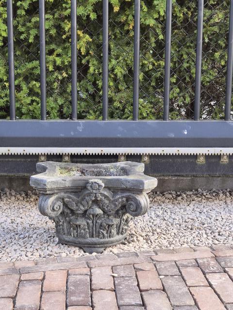 Corinthian Flowerspot 40