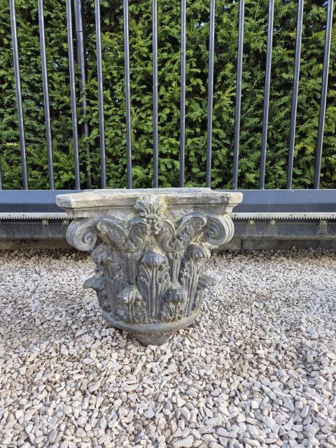 Corinthian Flowerspot 47