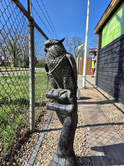 Owl on base 100cm